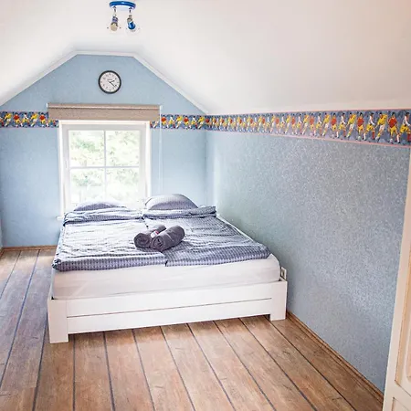 4 Bedroom 166m2 With Sauna In The 600m From The In A Quiet Family Lejlighed Kuressaare