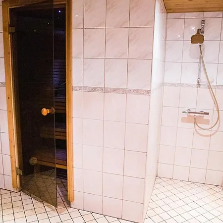 4 Bedroom 166m2 With Sauna In The 600m From The In A Quiet Family Lejlighed *