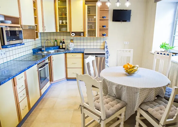 4 Bedroom 166m2 With Sauna In The 600m From The In A Quiet Family شقة